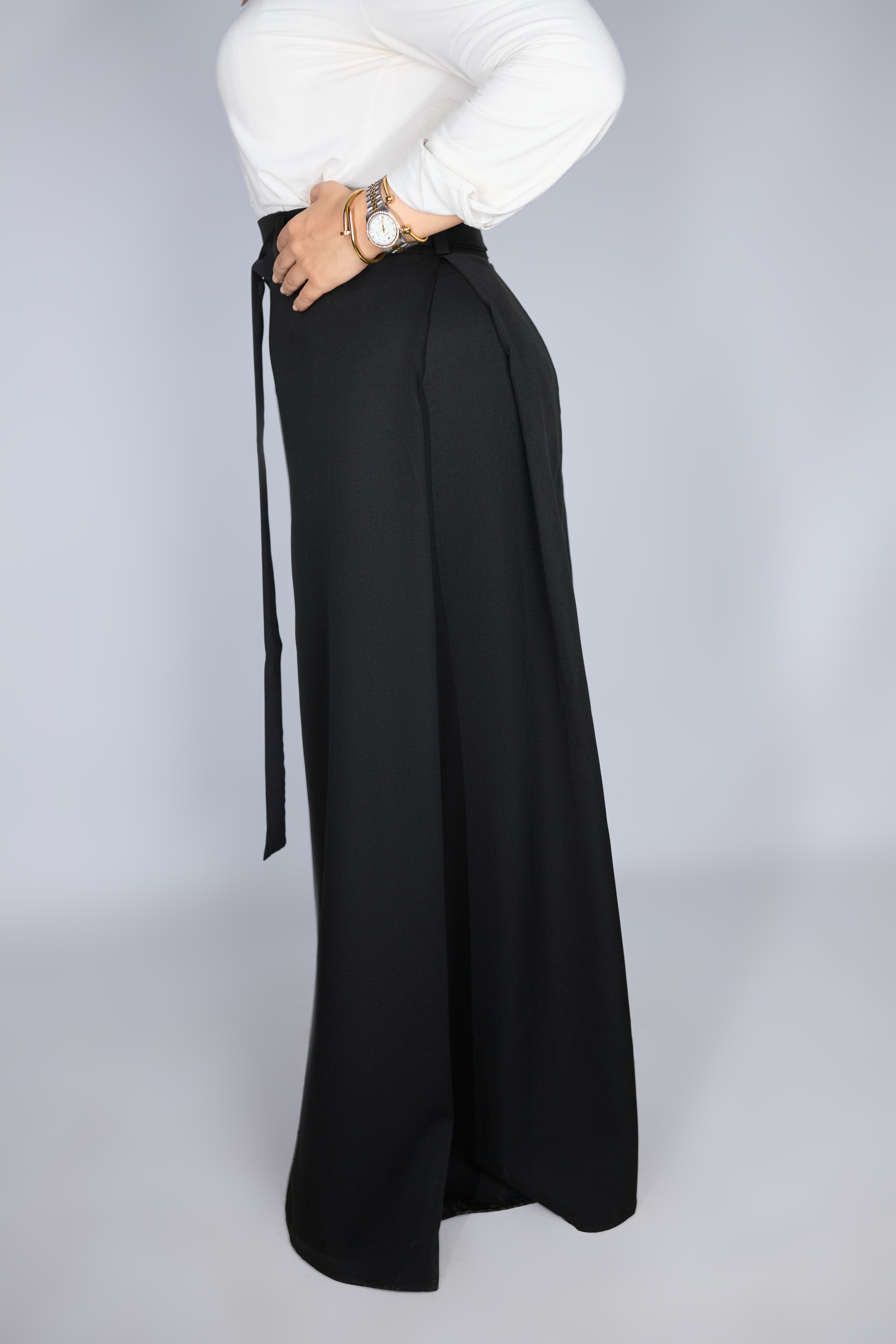 The classy Black skirt