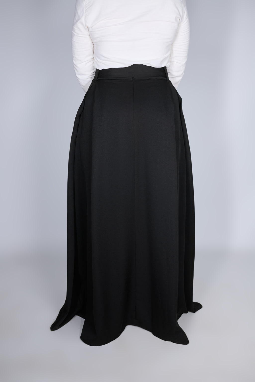 The classy Black skirt