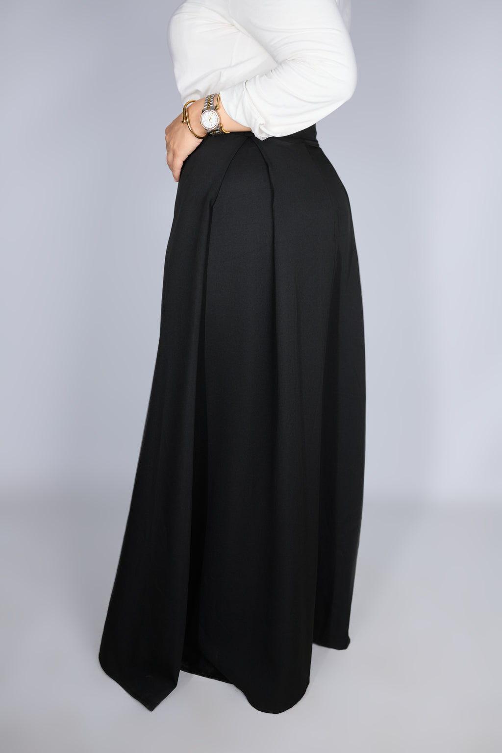 The classy Black skirt