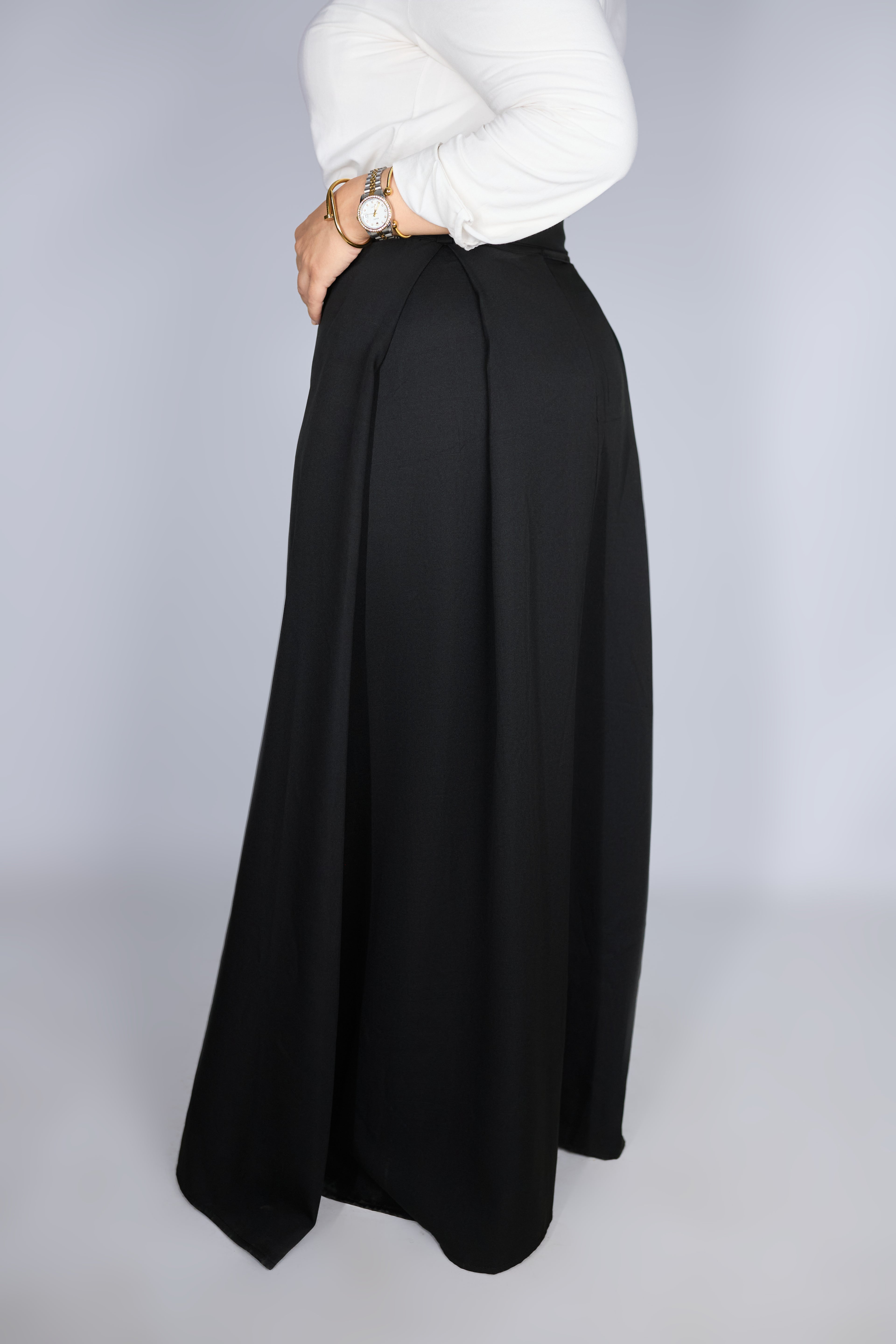 The classy Black skirt